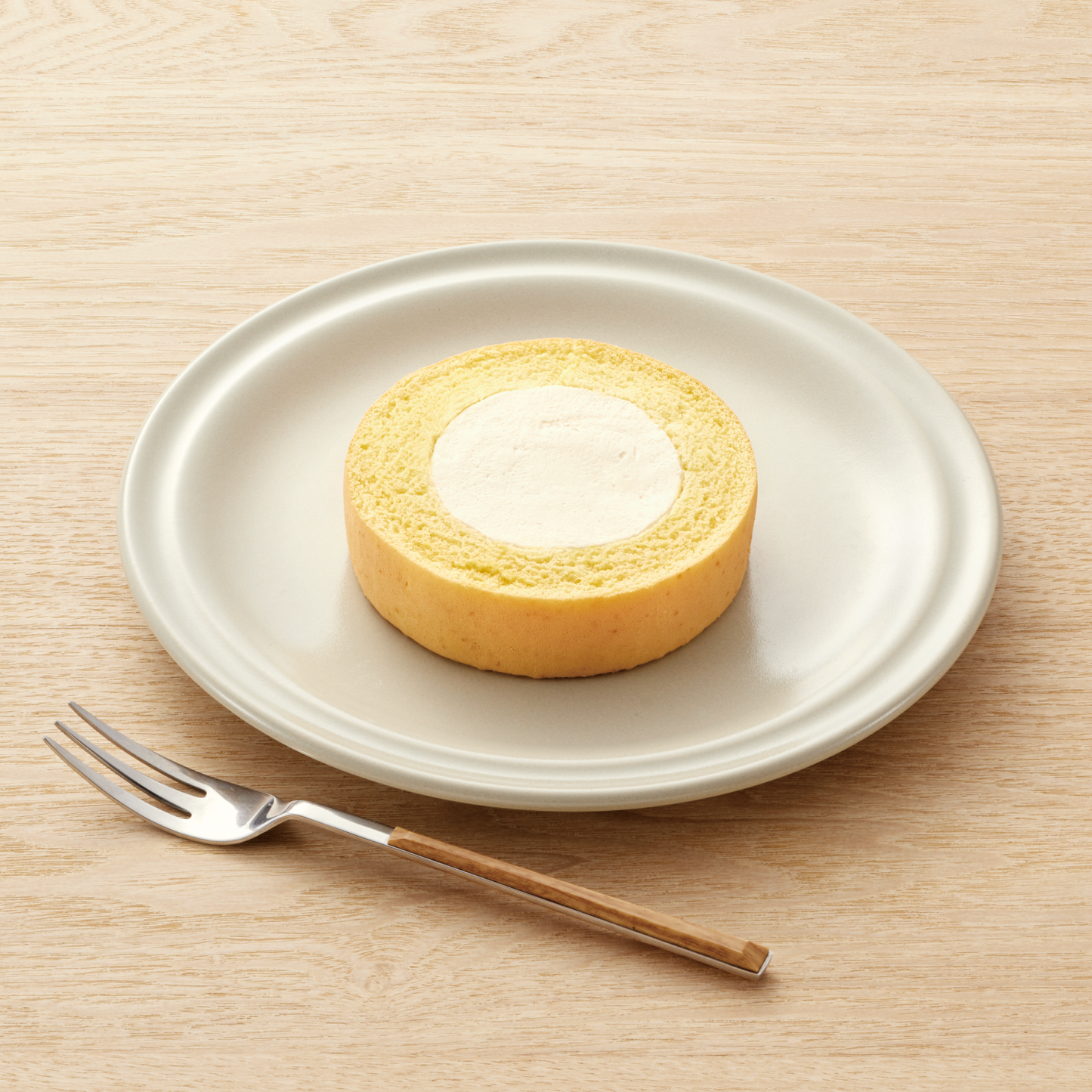 ふんわりロールケーキ豆乳クリーム仕立て プレーン