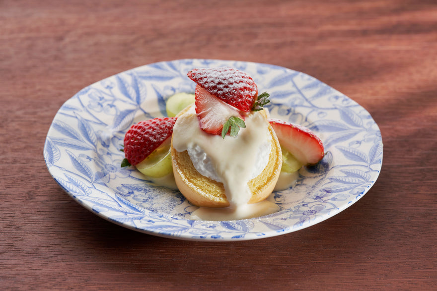 ホワイト&ストロベリーケーキ