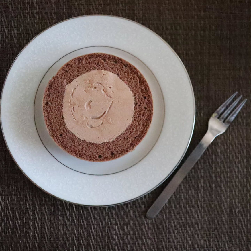 しっかり解凍してからは、冷凍なのを忘れるくらいふわふわのチョコクリームに。