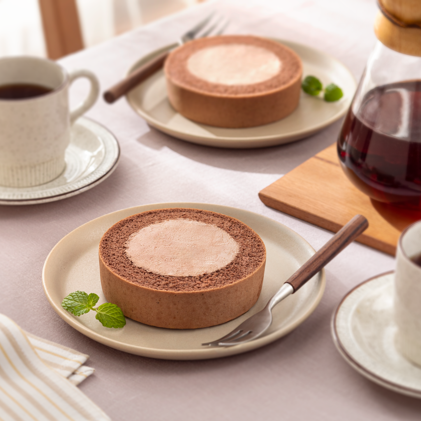 ふんわりロールケーキ豆乳クリーム仕立て　チョコ