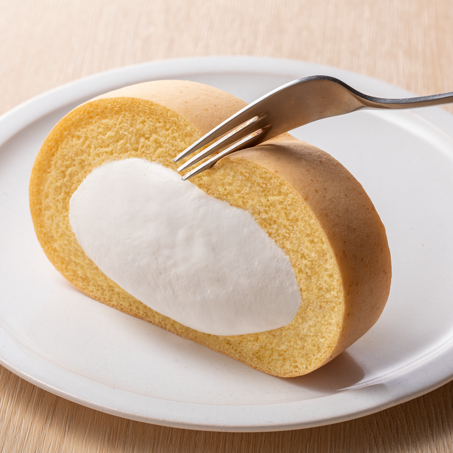 ふんわりロールケーキ豆乳クリーム仕立て　プレーン