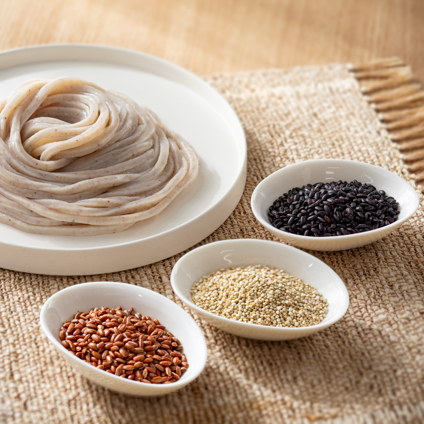 雑穀うどん キヌア・赤米・黒米入り（3食入り）